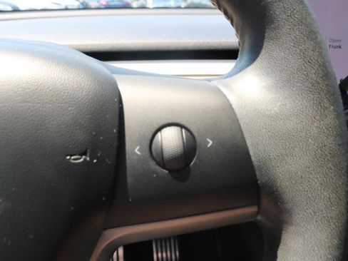 Used 2020 Tesla Model 3 Standard Range RWD image 10