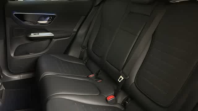 Certified 2026 Mercedes-Benz GLC 300 4MATIC image 31