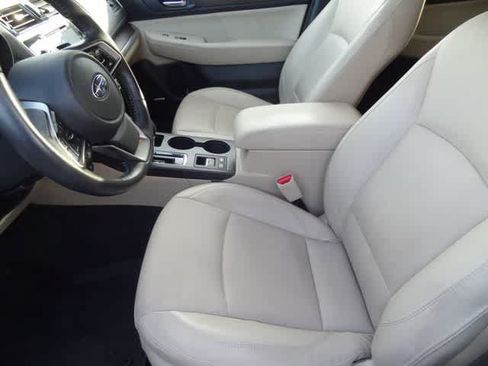 Used 2019 Subaru Outback 2.5i Limited AWD/4WD image 12