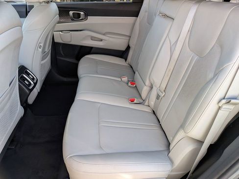 Used 2021 Kia Sorento S w/ Panoramic Sunroof Package FWD image 25