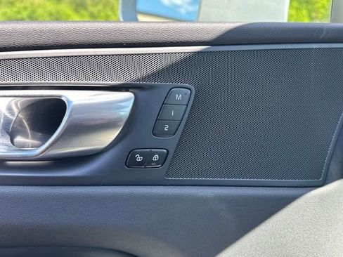 Certified 2023 Volvo XC60 B5 Core AWD/4WD image 30