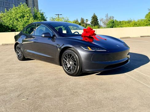 Used 2025 Tesla Model 3 RWD image 3