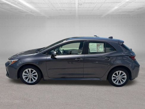 Used 2024 Toyota Corolla SE w/ SE Package FWD image 3