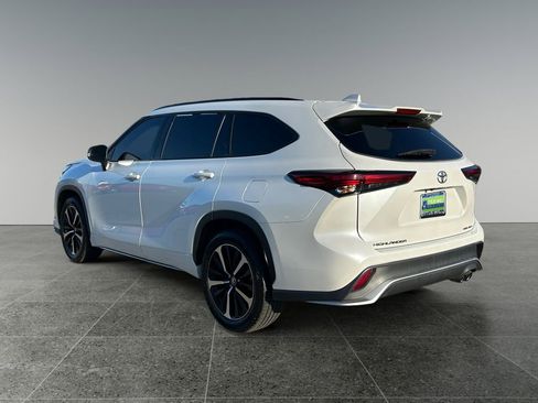 Used 2022 Toyota Highlander XSE AWD/4WD image 6