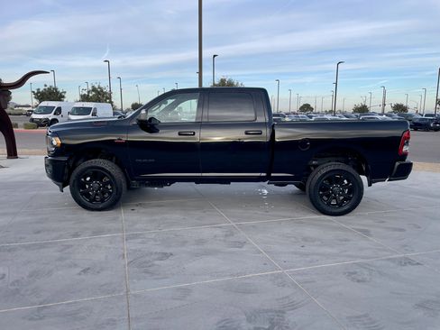 Used 2019 RAM 2500 Big Horn w/ Black Appearance Package image 2