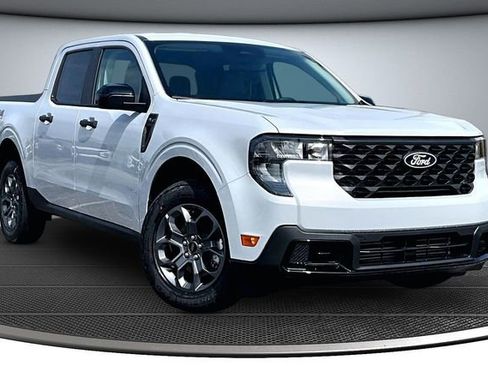 New 2025 Ford Maverick XLT w/ XLT Luxury Package AWD/4WD image 2
