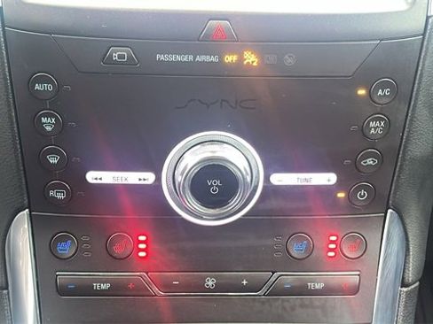Used 2020 Ford Edge Titanium w/ Equipment Group 301A image 12