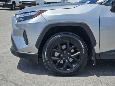 Used 2023 Toyota RAV4 LE FWD image 9