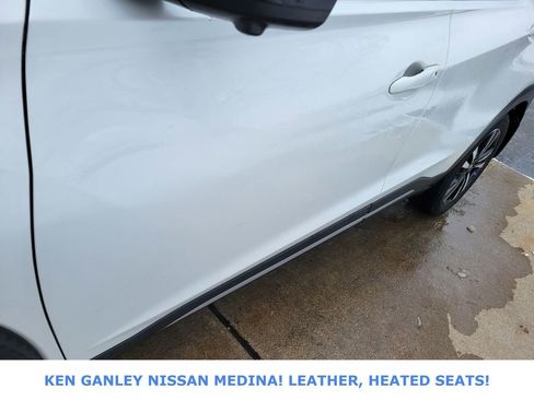 Used 2019 Nissan Kicks SR w/ SR Premium Package image 11