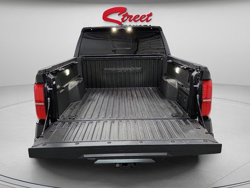 Used 2025 Toyota Tacoma TRD Pro AWD/4WD image 8