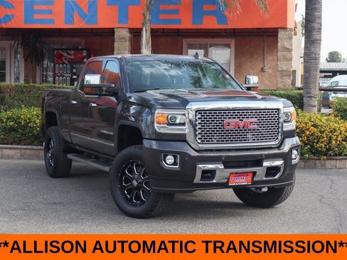 Used 2016 GMC Sierra 2500 Denali w/ Duramax Plus Package AWD/4WD image 2