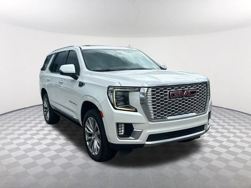 Used 2021 GMC Yukon Denali w/ Denali Ultimate Package AWD/4WD image 3