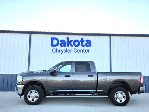 Used 2024 RAM 2500 Tradesman w/ Chrome Appearance Group AWD/4WD image 1