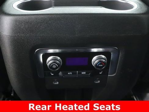 Used 2024 GMC Yukon XL Denali image 29