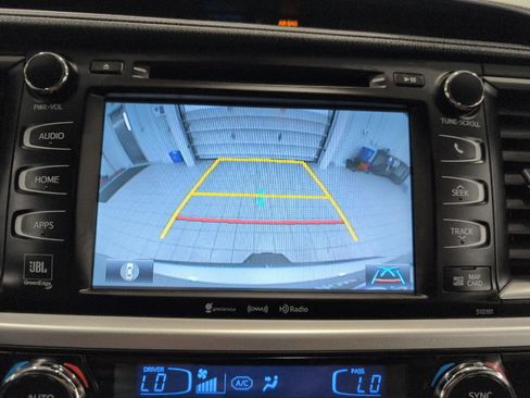 Used 2019 Toyota Highlander Limited Platinum AWD/4WD image 14