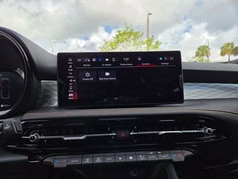 Used 2025 Alfa Romeo Tonale w/ Premium Package image 27