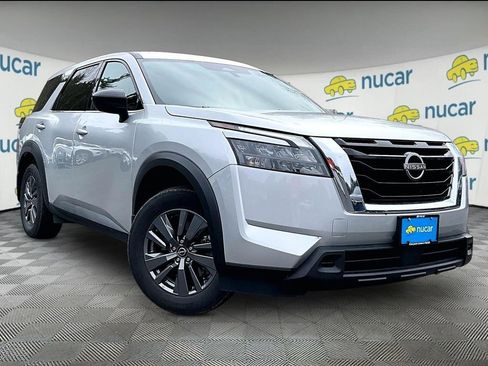 Used 2024 Nissan Pathfinder S AWD/4WD image 1