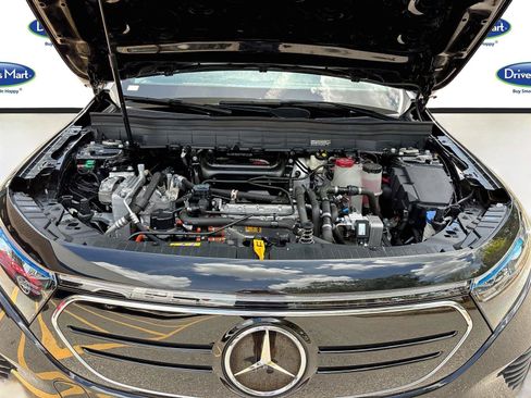Used 2023 Mercedes-Benz EQB 250+ w/ Driver Assistance Package image 31