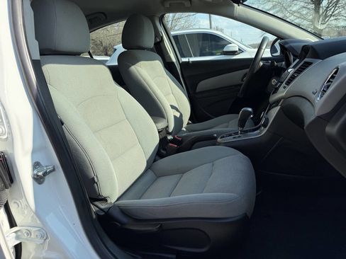 Used 2013 Chevrolet Cruze LT image 14
