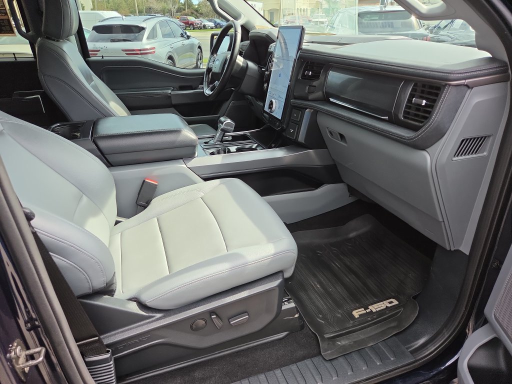 Used 2025 Ford F150 Lightning Flash AWD/4WD image 33