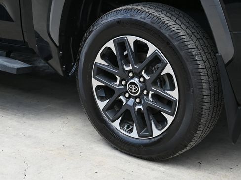 Used 2022 Toyota Tundra Limited RWD image 9