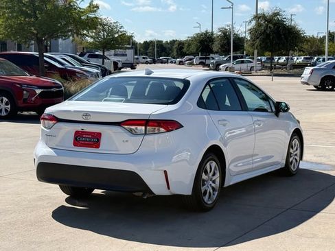 Used 2025 Toyota Corolla LE FWD image 4