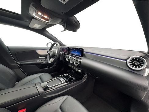 Used 2025 Mercedes-Benz CLA 250 image 28