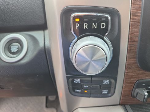 Used 2017 RAM 1500 Laramie w/ Convenience Group AWD/4WD image 7