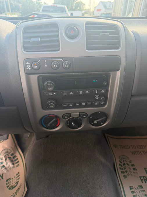 Used 2004 Chevrolet Colorado LS w/ Power Convenience Package AWD/4WD image 17