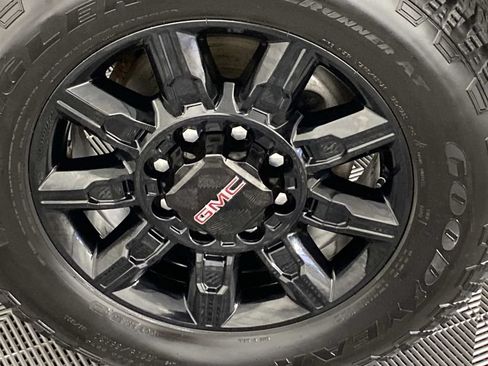 Used 2024 GMC Sierra 2500 AT4 AWD/4WD image 27