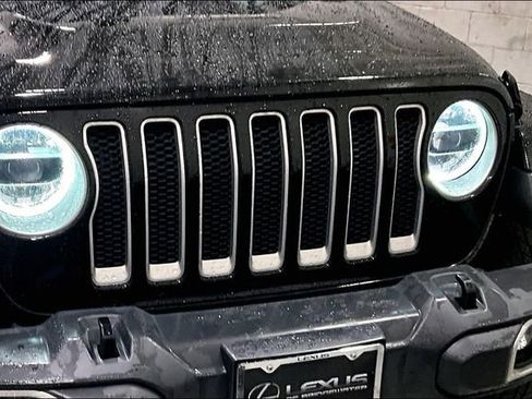 Used 2019 Jeep Wrangler Unlimited Sahara image 33