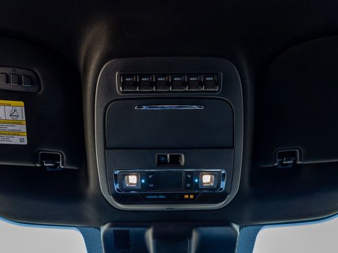 Used 2025 Ford F450 Platinum w/ FX4 Off-Road Package image 27