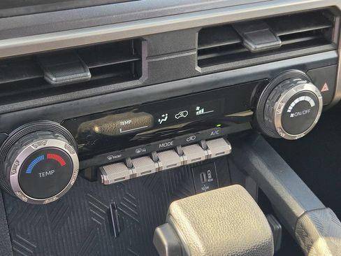 Used 2025 Toyota 4Runner SR5 AWD/4WD image 19