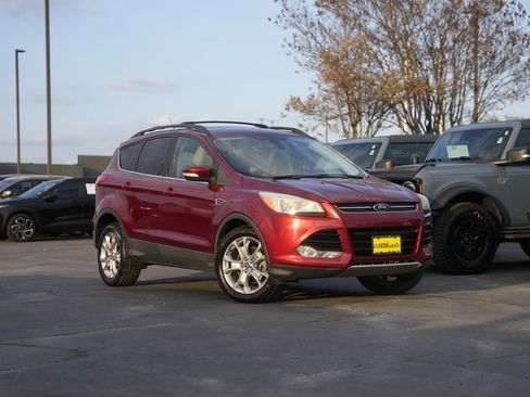 Used 2013 Ford Escape SEL image 2