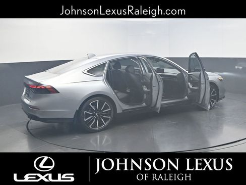 Used 2023 Honda Accord Touring image 23