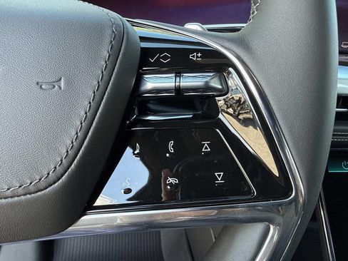 New 2026 Cadillac Escalade ESV Platinum Luxury w/ LPO, Floor Liner Package AWD/4WD image 31