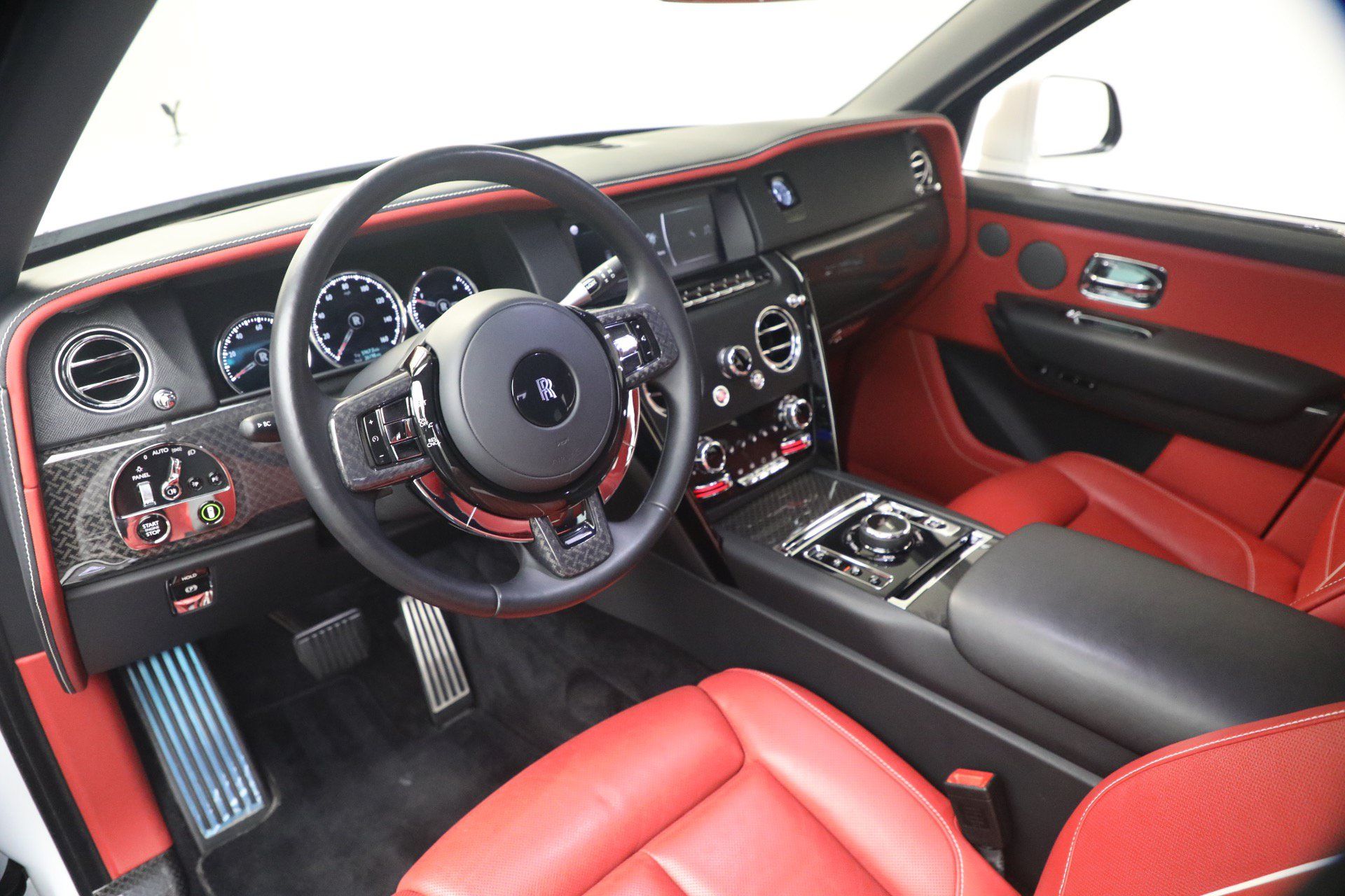 Certified 2021 Rolls-Royce Cullinan Black Badge AWD/4WD image 34