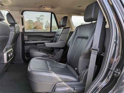 Used 2024 Ford Expedition XLT image 15