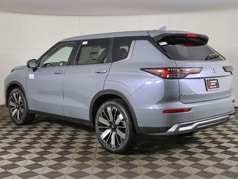 New 2026 Mitsubishi Outlander SE FWD image 9