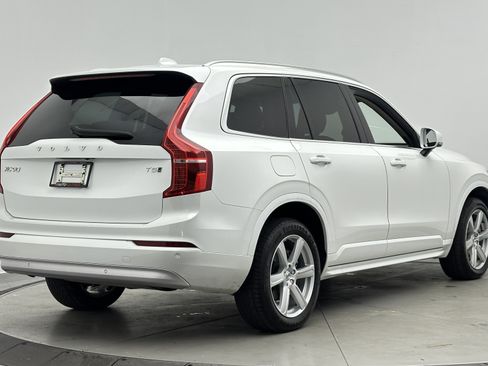 Used 2022 Volvo XC90 T5 Momentum AWD/4WD image 8