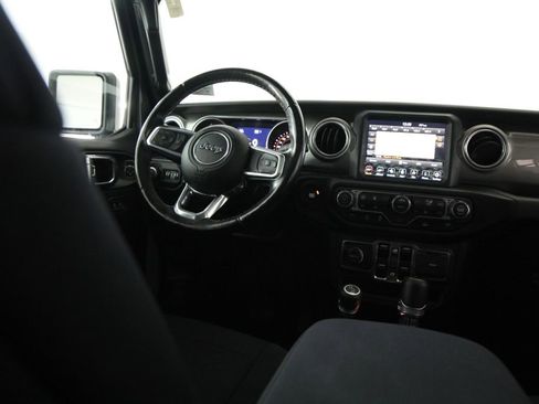 Used 2021 Jeep Gladiator Overland AWD/4WD image 10