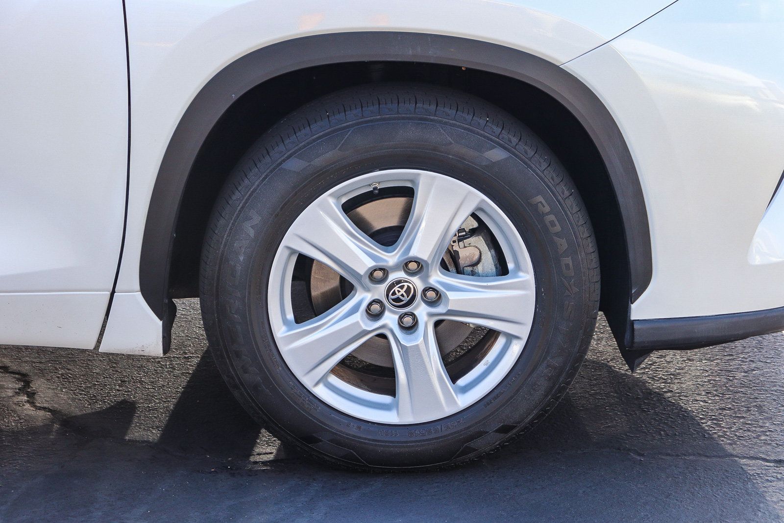 Certified 2021 Toyota Highlander L FWD image 11