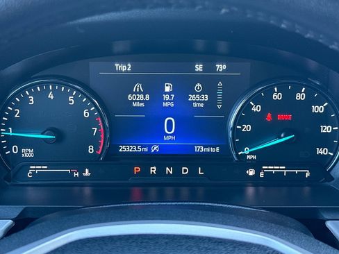 Used 2024 Ford Explorer XLT image 25