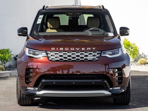New 2026 Land Rover Discovery Limited Edition AWD/4WD image 3