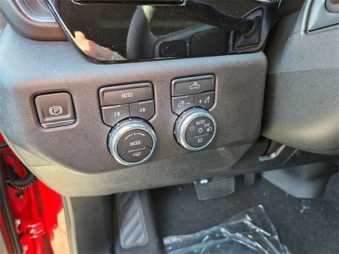 New 2026 GMC Sierra 1500 Elevation image 19