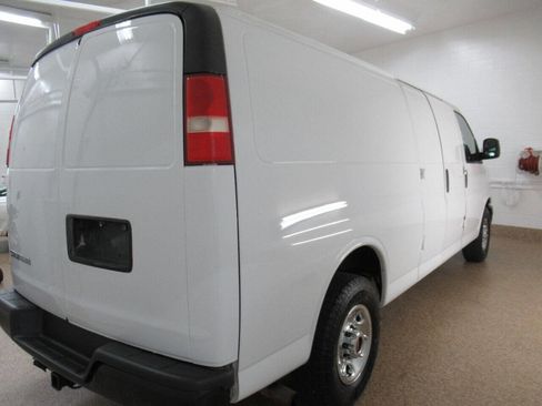 Used 2014 GMC Savana 3500 Extended image 3