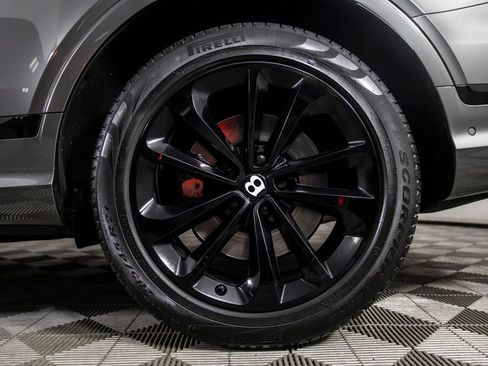 Used 2022 Bentley Bentayga image 15