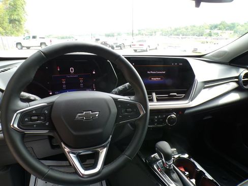 Used 2025 Chevrolet Trax ACTIV w/ Driver Confidence Package FWD image 10
