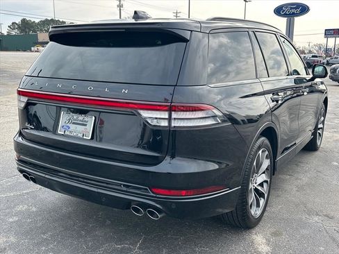 Used 2025 Lincoln Aviator AWD w/ Jet Appearance Package image 3