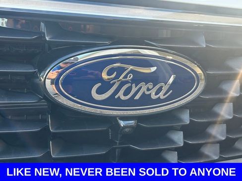 Certified 2024 Ford Escape SE w/ PHEV Premium Package FWD image 18